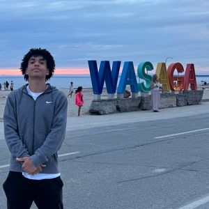 Meet your Posher, Joshua